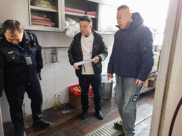 深化節(jié)日監(jiān)管，守護舌尖上的年味——昌圖縣市場監(jiān)督管理局全力保障春節(jié)餐飲服務(wù)安全